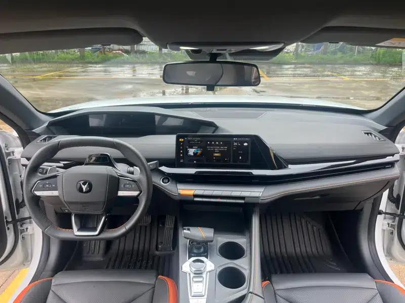 Changan UNI-V 2024 1.5T Premium Edition — миниатюра 9
