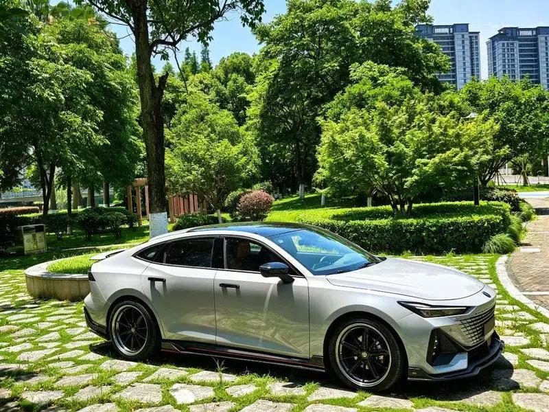 Changan UNI-V 2022 1.5T Premium Edition — миниатюра 11