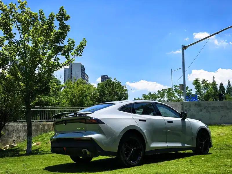 Changan UNI-V 2022 1.5T Premium Edition — миниатюра 7
