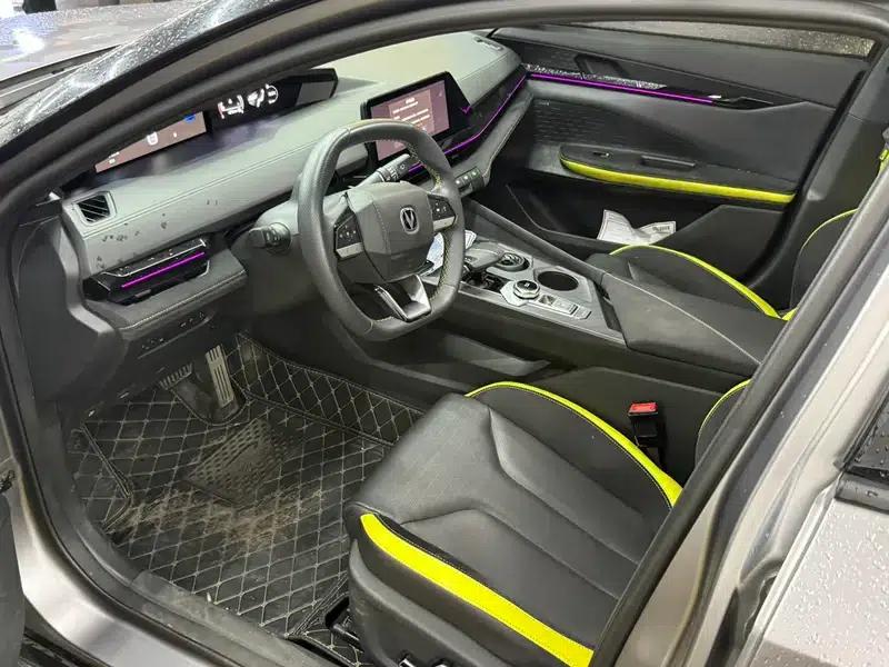 Changan UNI-V 2022 2.0T Speed Edition — миниатюра 9