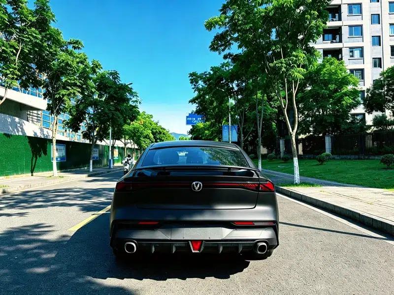 Changan UNI-V 2022 1.5T Premium Edition — миниатюра 5