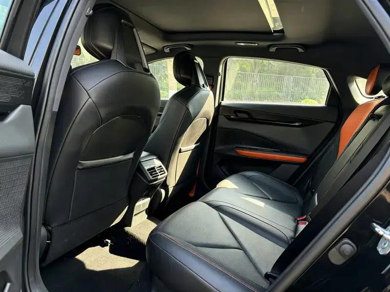Changan UNI-V 2022 1.5T Premium Edition — миниатюра 9