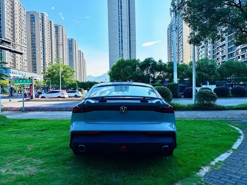 Changan UNI-V 2022 1.5T Premium Edition — миниатюра 5