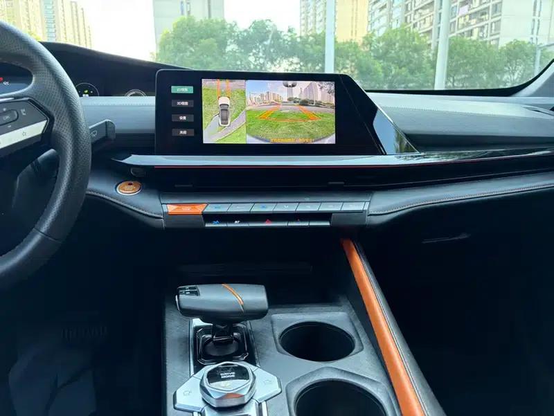 Changan UNI-V 2022 1.5T Premium Edition — миниатюра 8
