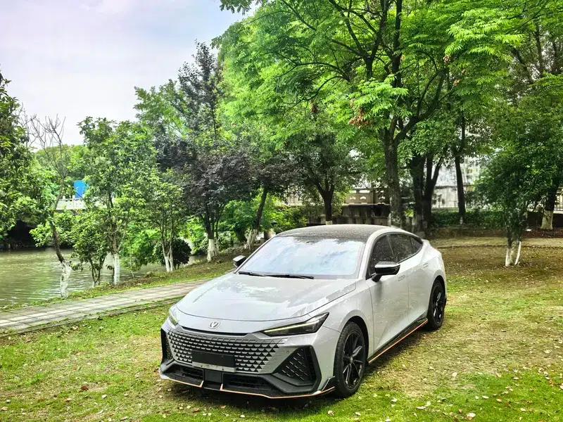 Changan UNI-V 2022 2.0T Leading Speed Edition — миниатюра 1