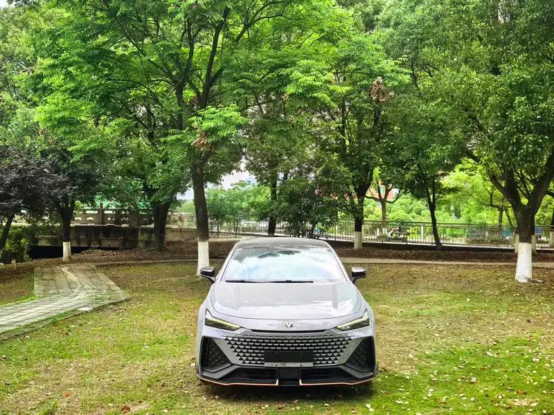 Changan UNI-V 2022 2.0T Leading Speed Edition — миниатюра 2