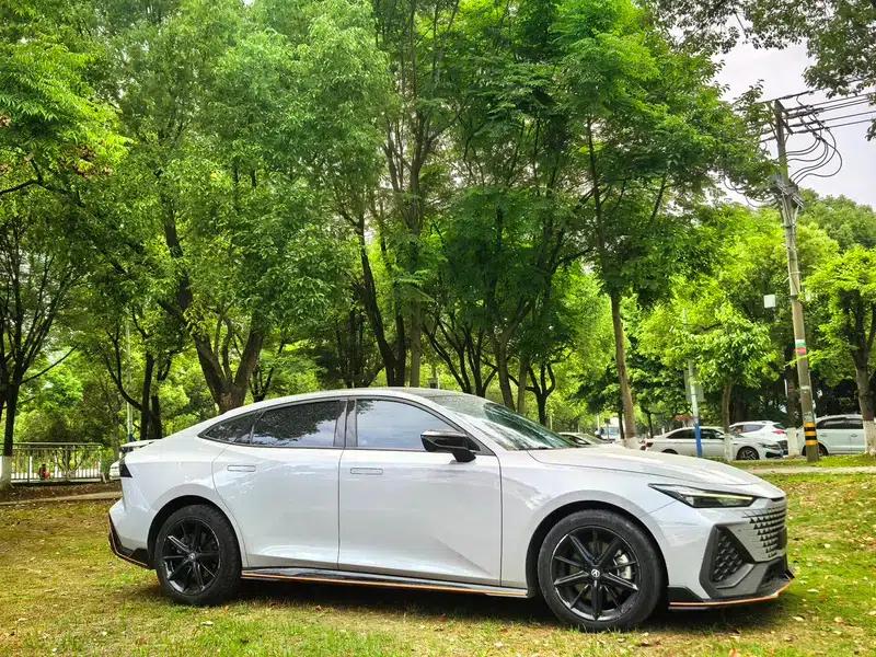 Changan UNI-V 2022 2.0T Leading Speed Edition — миниатюра 3