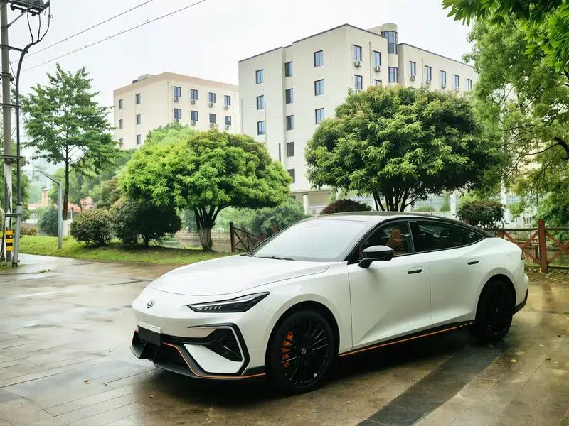 Changan UNI-V 2025 Model, Third Generation, 2.0T Sport Edition — миниатюра 1
