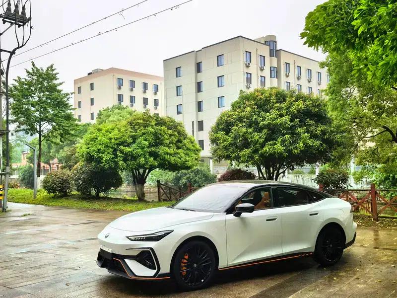 Changan UNI-V 2025 Model, Third Generation, 2.0T Sport Edition — миниатюра 15