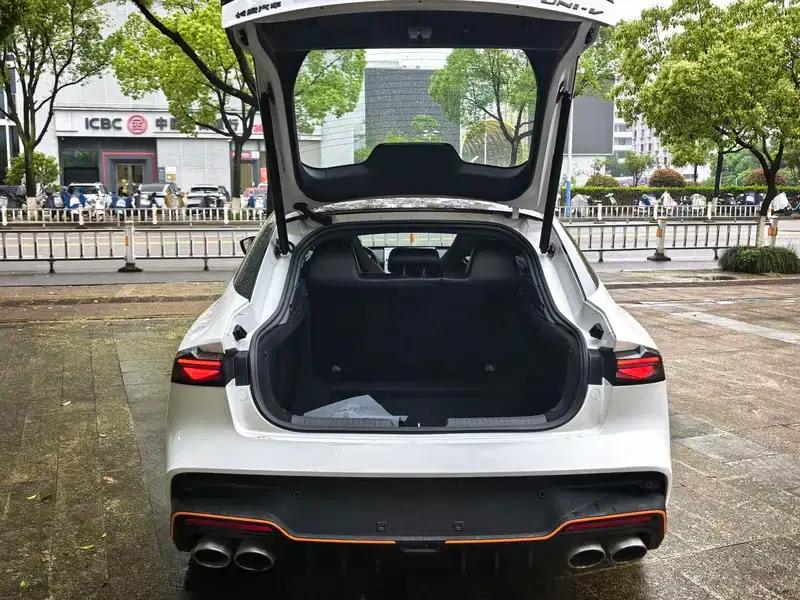 Changan UNI-V 2025 Model, Third Generation, 2.0T Sport Edition — миниатюра 19