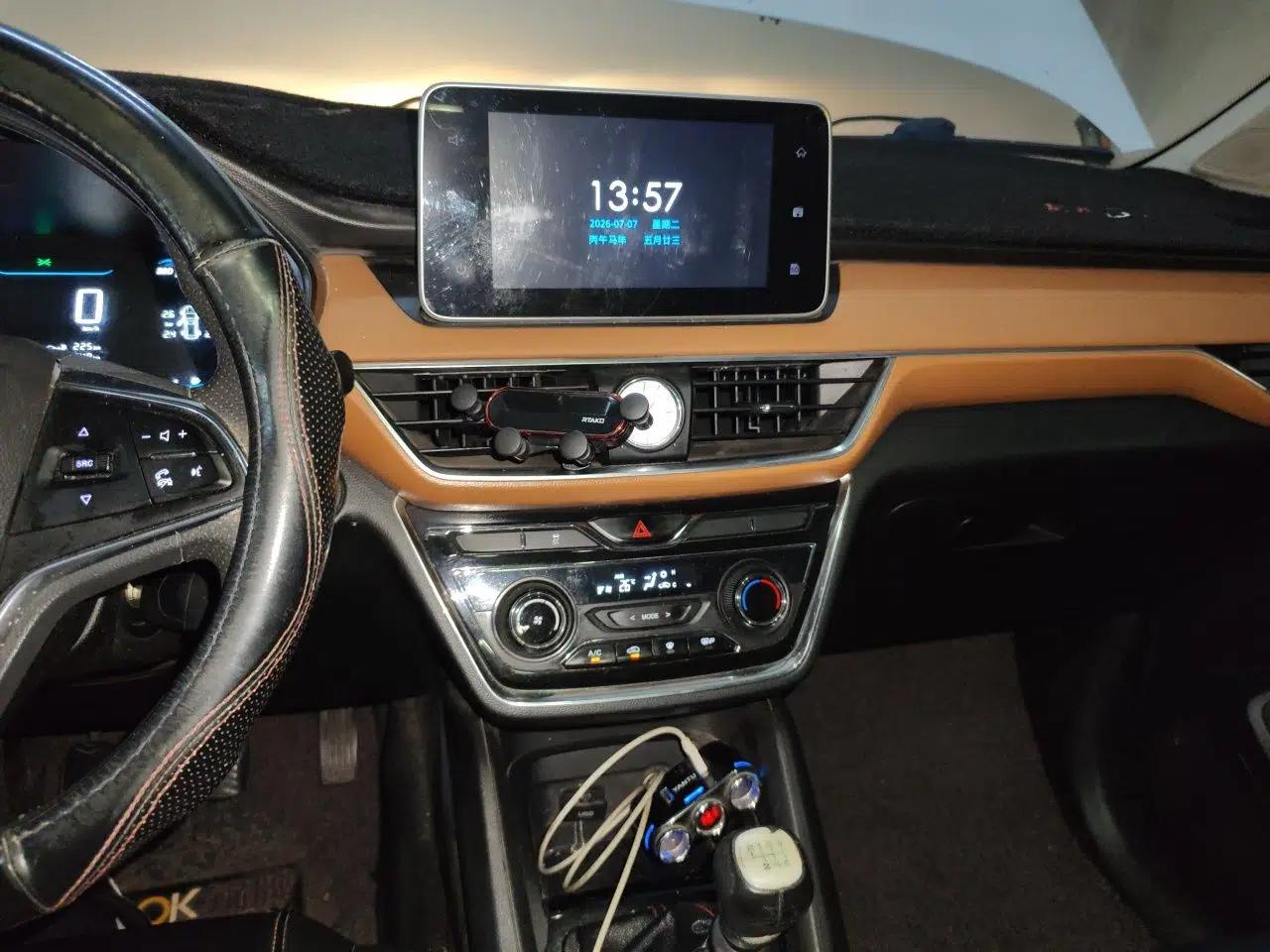 Wuling Hongguang S3 2018 1.5T Manual Luxury Model China V Standard — миниатюра 13