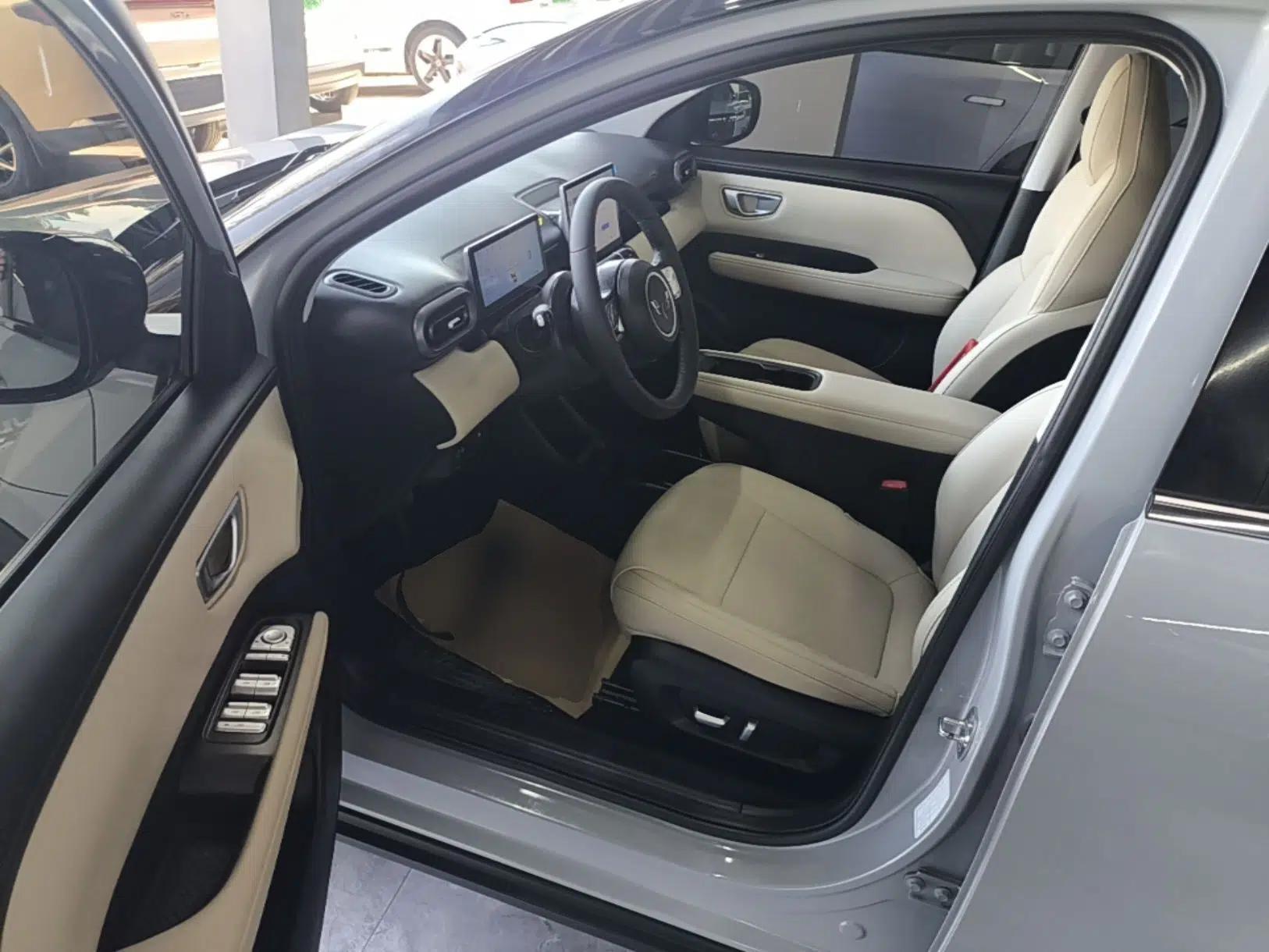 Wuling Bingo PLUS 2024 401 km Range 5-Seater Version — миниатюра 23