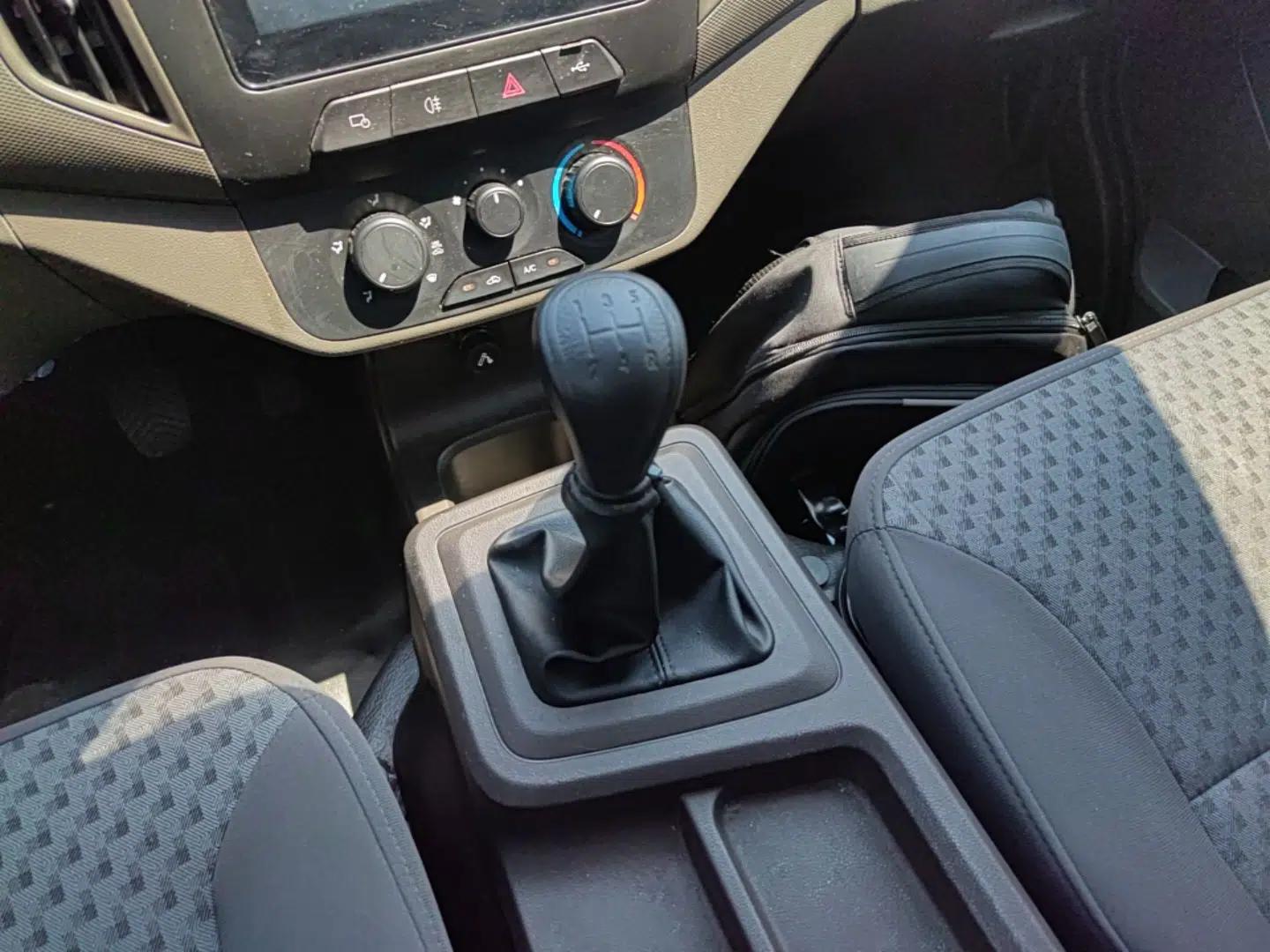 Wuling Rongguang New Truck 2024 2.0L Extra-Long Double-Cab Version with Dual Rear Wheels – Comfort Edition — миниатюра 21