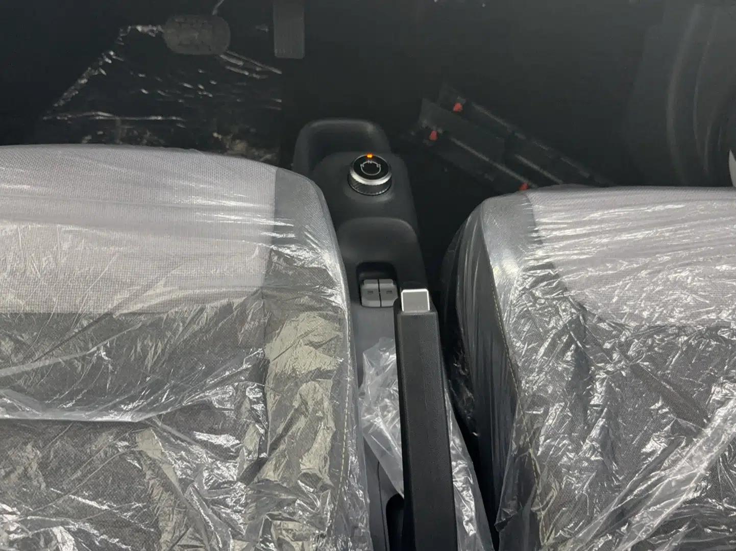 Wuling Zhiguang New Energy 2025 Model 305km Ambitious Edition — миниатюра 17