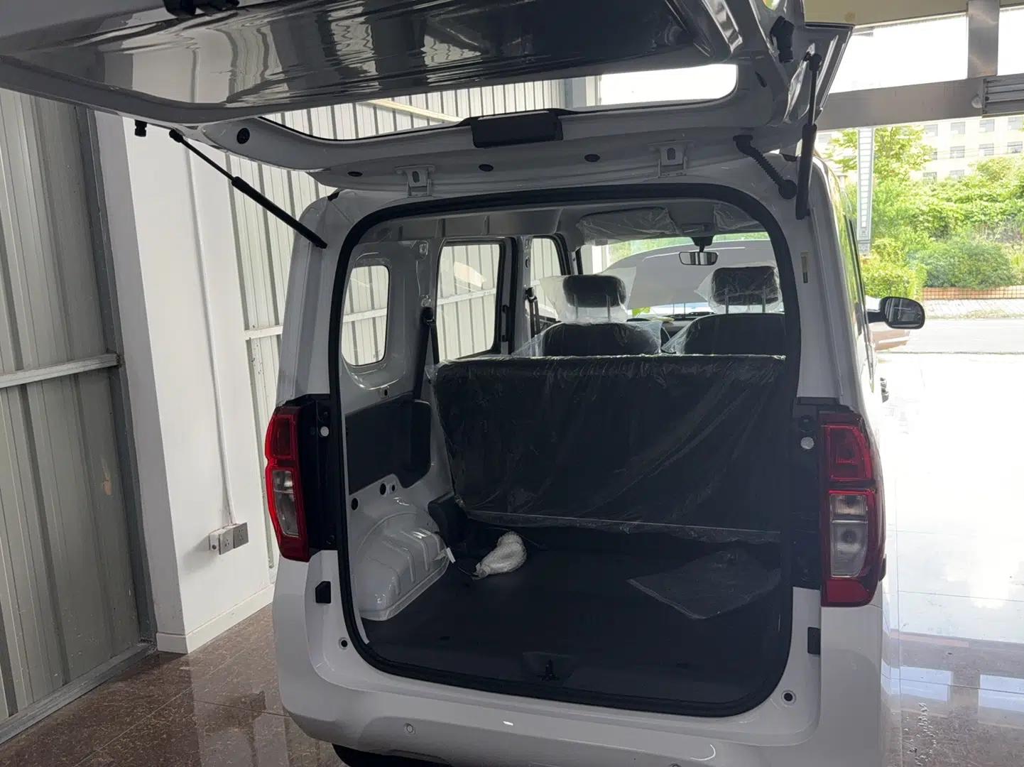 Wuling Zhiguang New Energy 2025 Model 305km Ambitious Edition — миниатюра 23