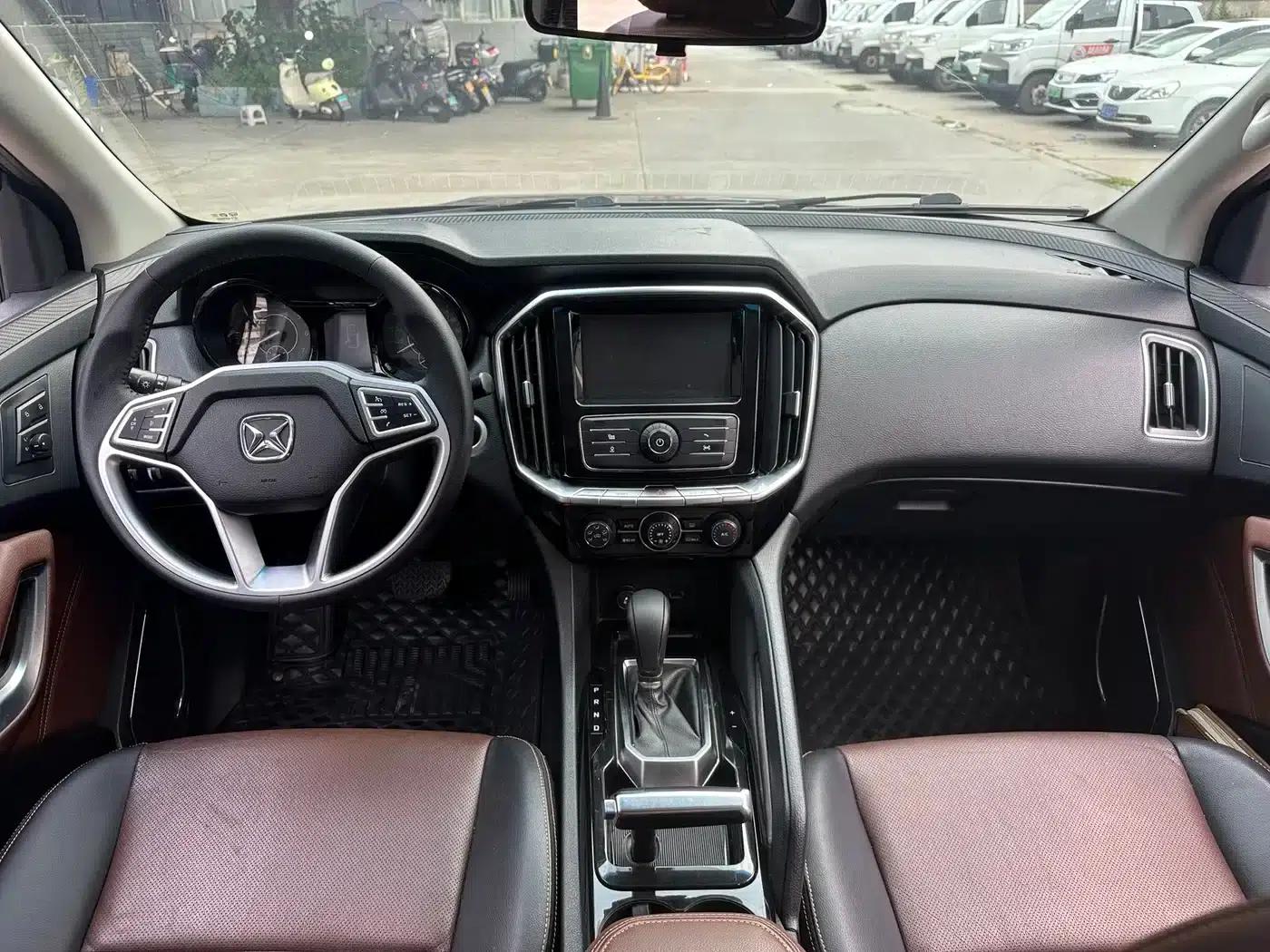 Yusheng S350 2016 2.0T Automatic 4WD Gasoline Luxury Sunroof 7-Seater — миниатюра 11