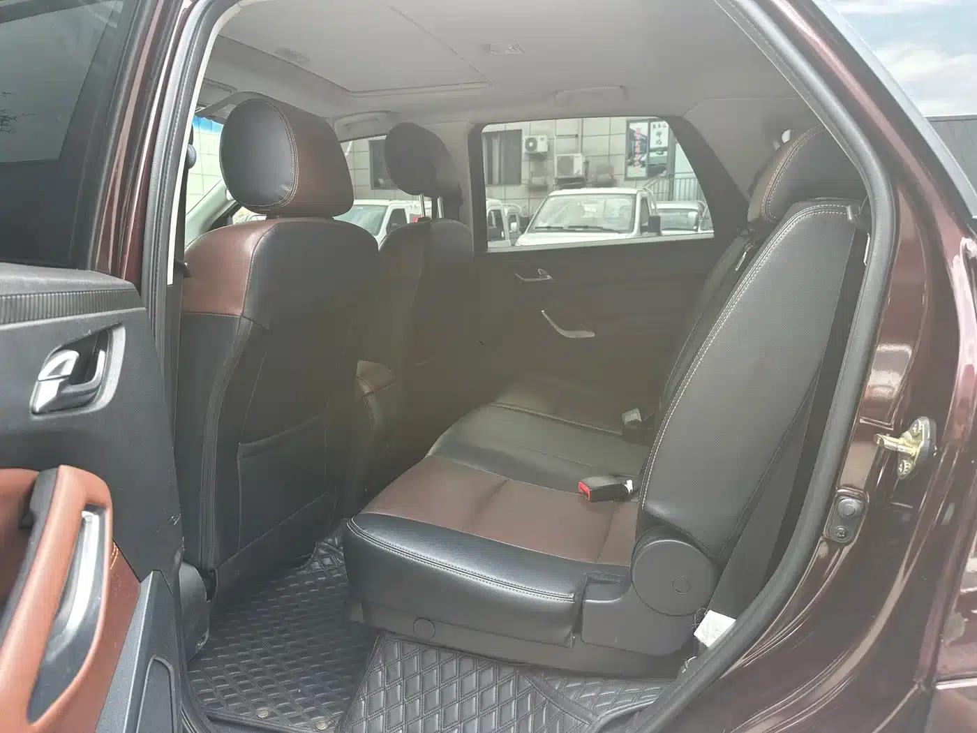 Yusheng S350 2016 2.0T Automatic 4WD Gasoline Luxury Sunroof 7-Seater — миниатюра 8