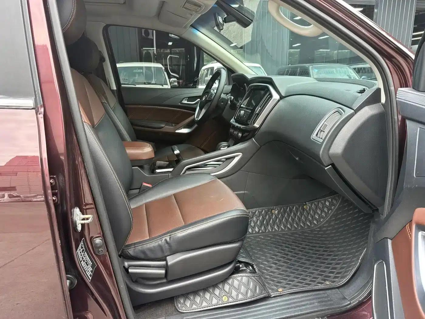 Yusheng S350 2016 2.0T Automatic 4WD Gasoline Luxury Sunroof 7-Seater — миниатюра 9