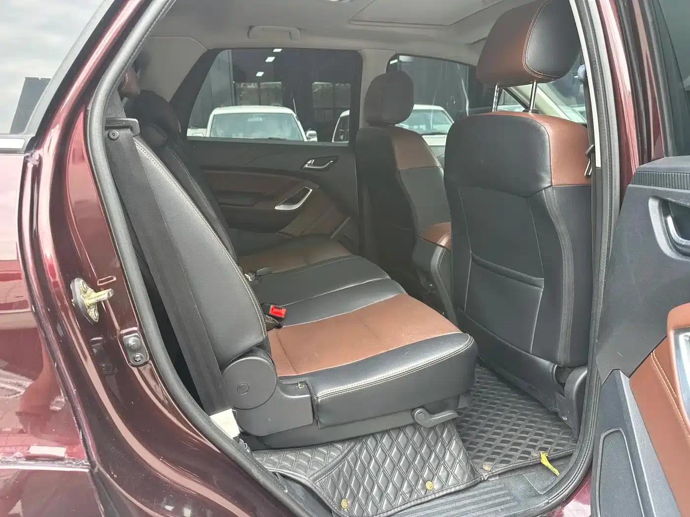 Yusheng S350 2016 2.0T Automatic 4WD Gasoline Luxury Sunroof 7-Seater — миниатюра 10