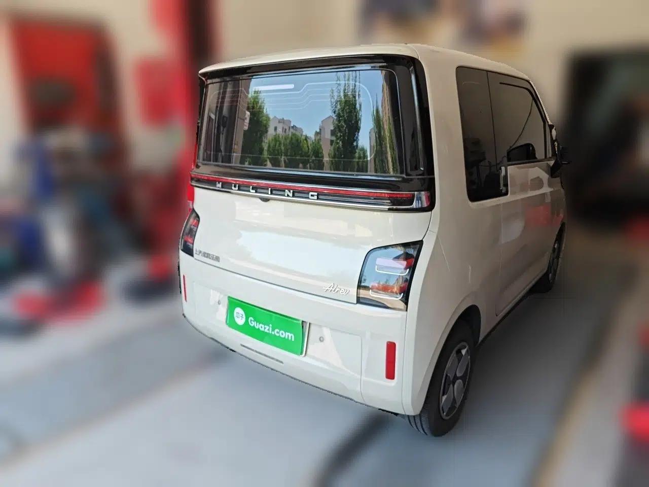 Wuling Air ev 2023 - Four Seats - Advanced Edition — миниатюра 4
