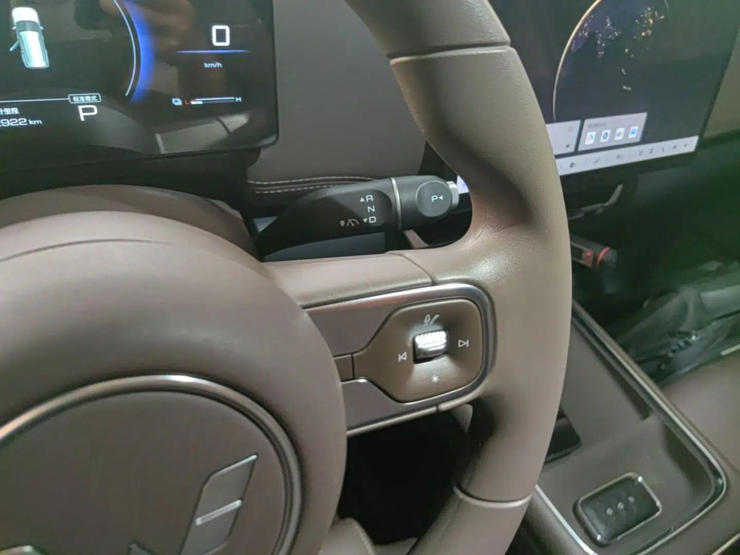 Wuling Xingguang 560 New Energy 2026 Model, Plug-in Hybrid, 125 km, Luxury Version — миниатюра 21