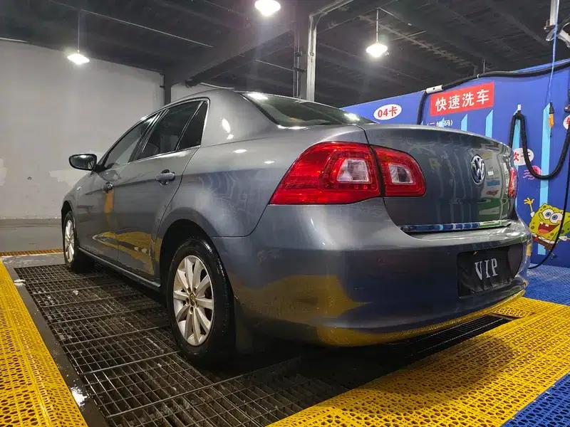 2012 Volkswagen Bora 1.6L Manual Comfort Model — миниатюра 3