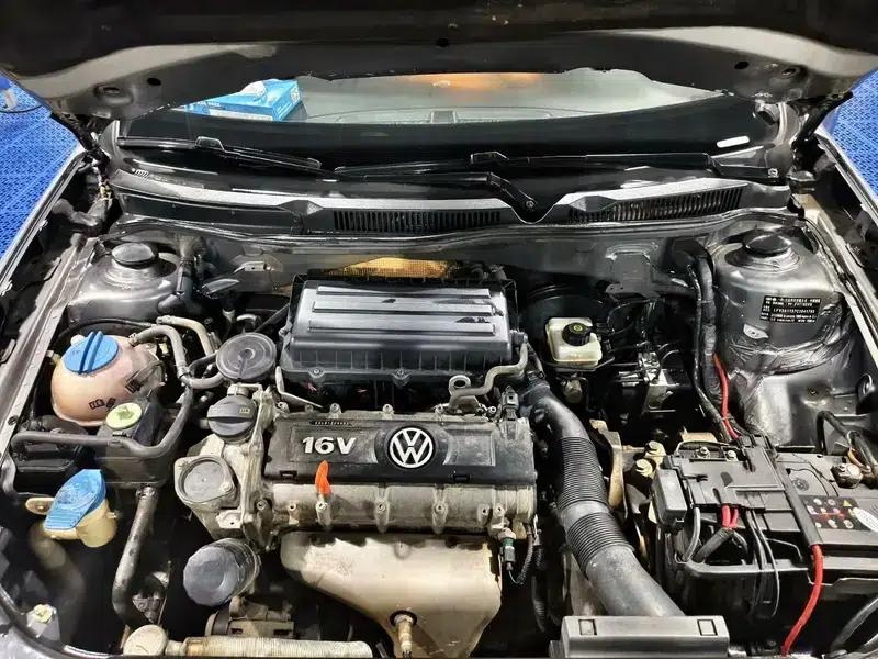 2012 Volkswagen Bora 1.6L Manual Comfort Model — миниатюра 6