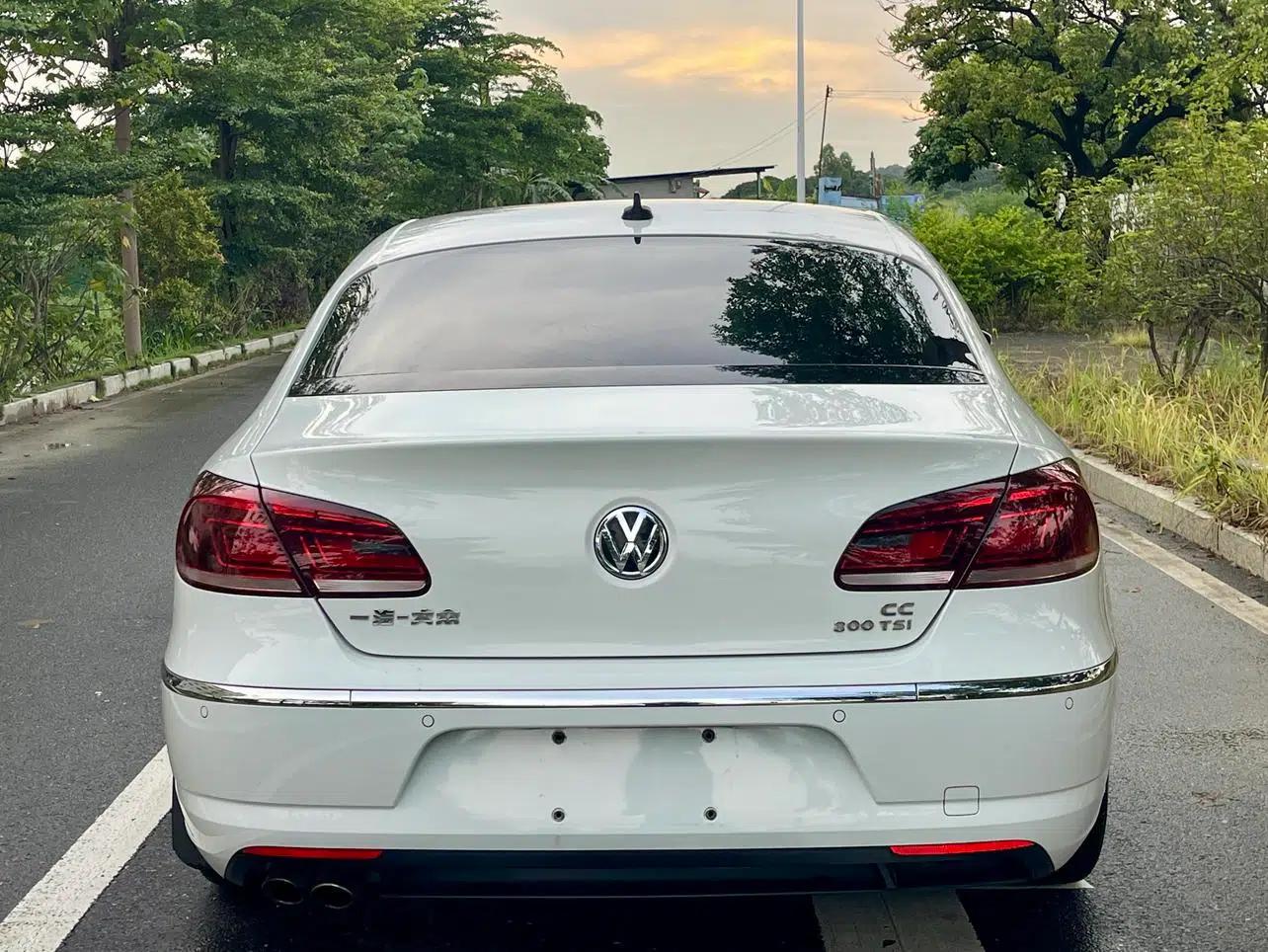 Volkswagen CC 2018 1.8TSI Luxury — миниатюра 10
