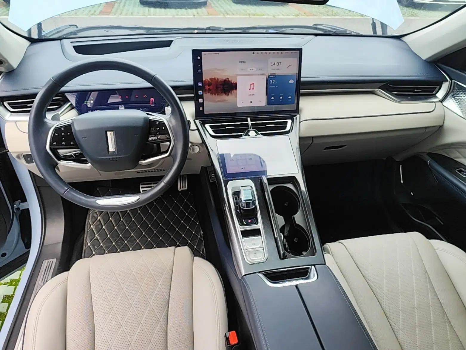 Wey Mocha 2021 2.0T Two-Wheel-Drive Premium Edition — миниатюра 12