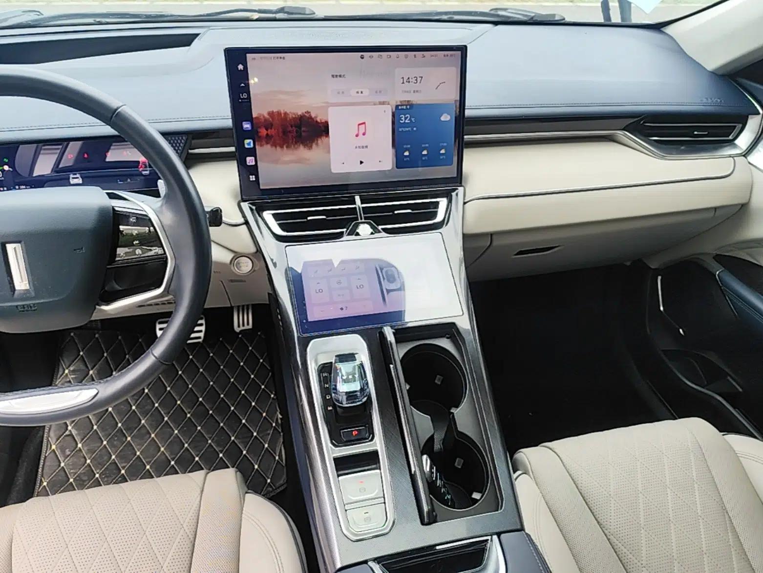 Wey Mocha 2021 2.0T Two-Wheel-Drive Premium Edition — миниатюра 16