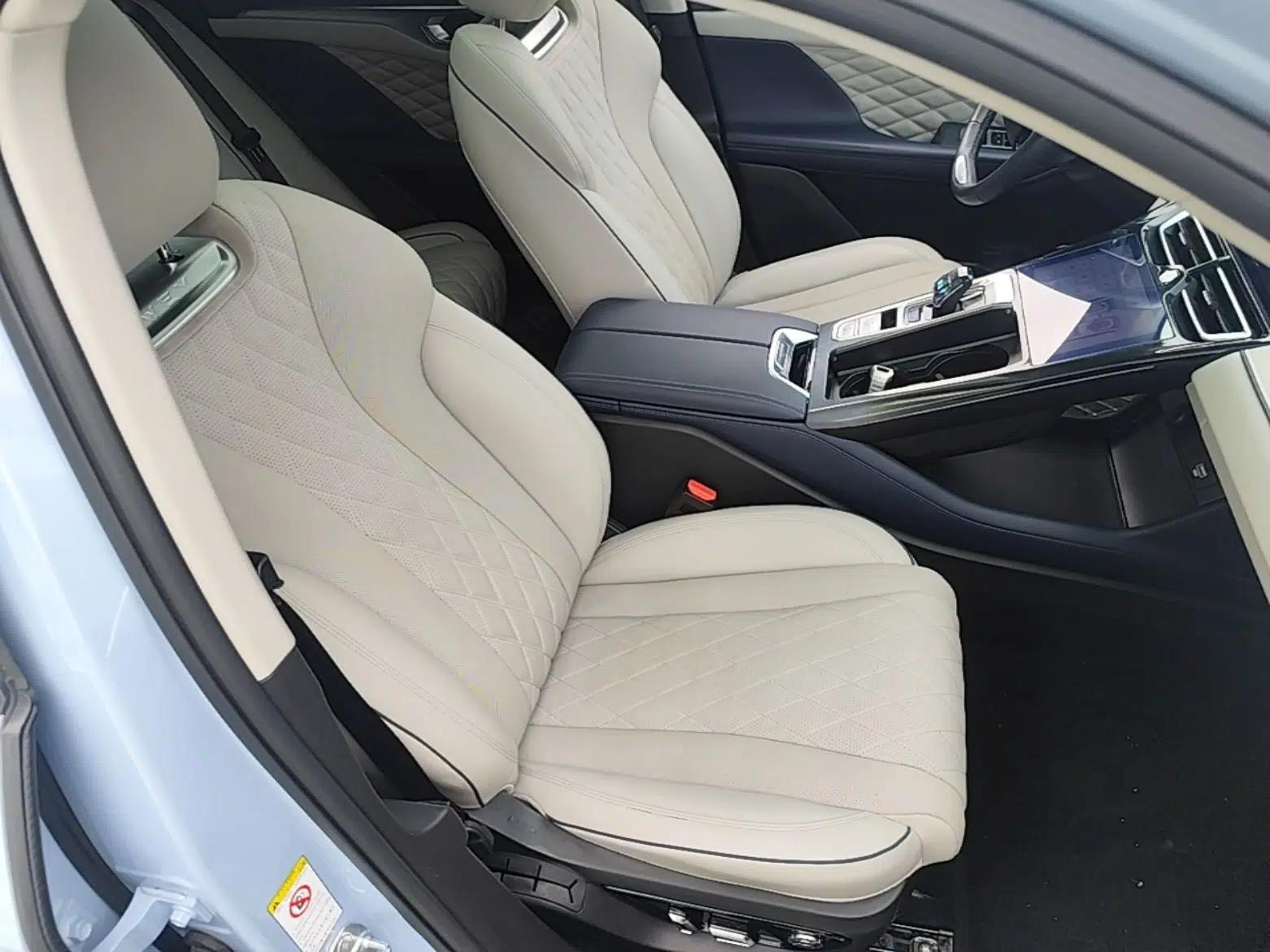 Wey Mocha 2021 2.0T Two-Wheel-Drive Premium Edition — миниатюра 19