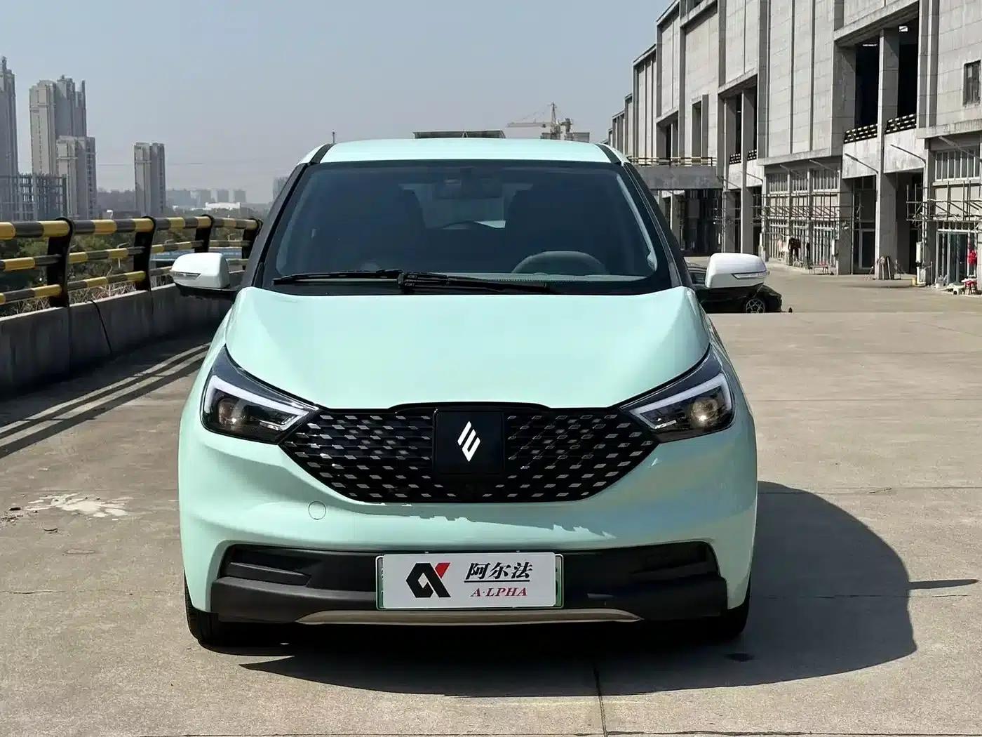Yizhi EV3 2023 Youth Edition 320KM Luxury — миниатюра 2