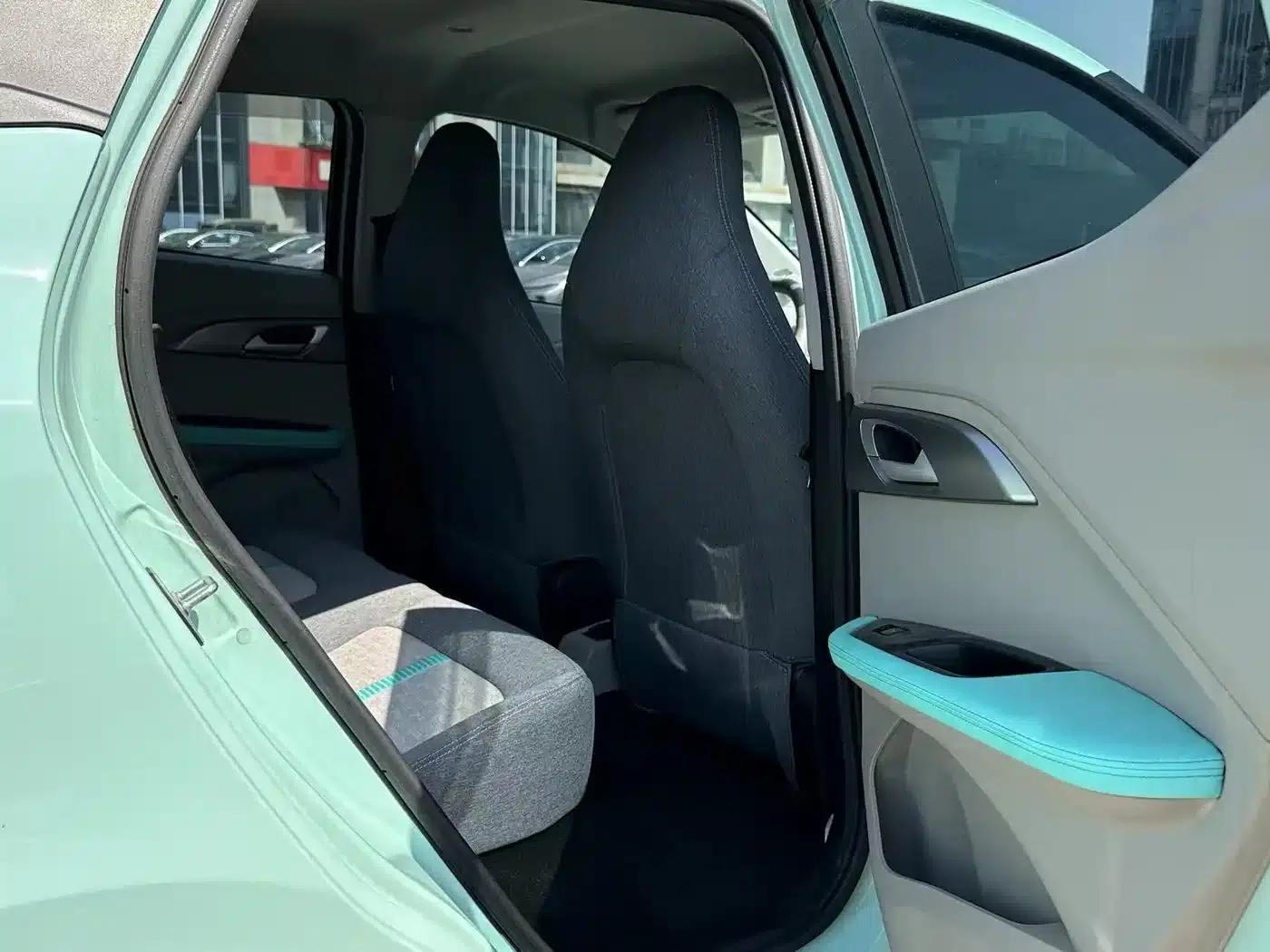 Yizhi EV3 2023 Youth Edition 320KM Luxury — миниатюра 13