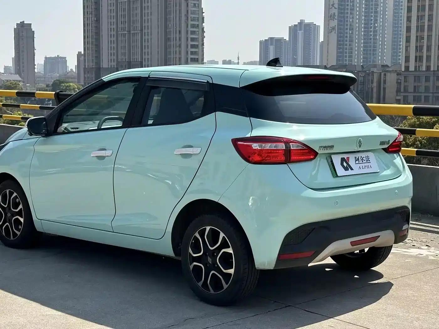 Yizhi EV3 2023 Youth Edition 320KM Luxury — миниатюра 4