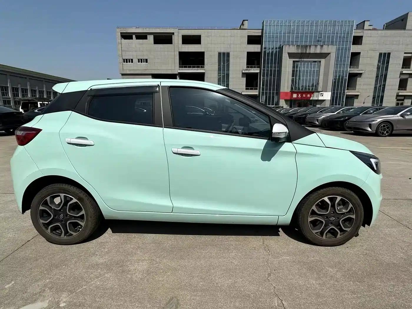 Yizhi EV3 2023 Youth Edition 320KM Luxury — миниатюра 8