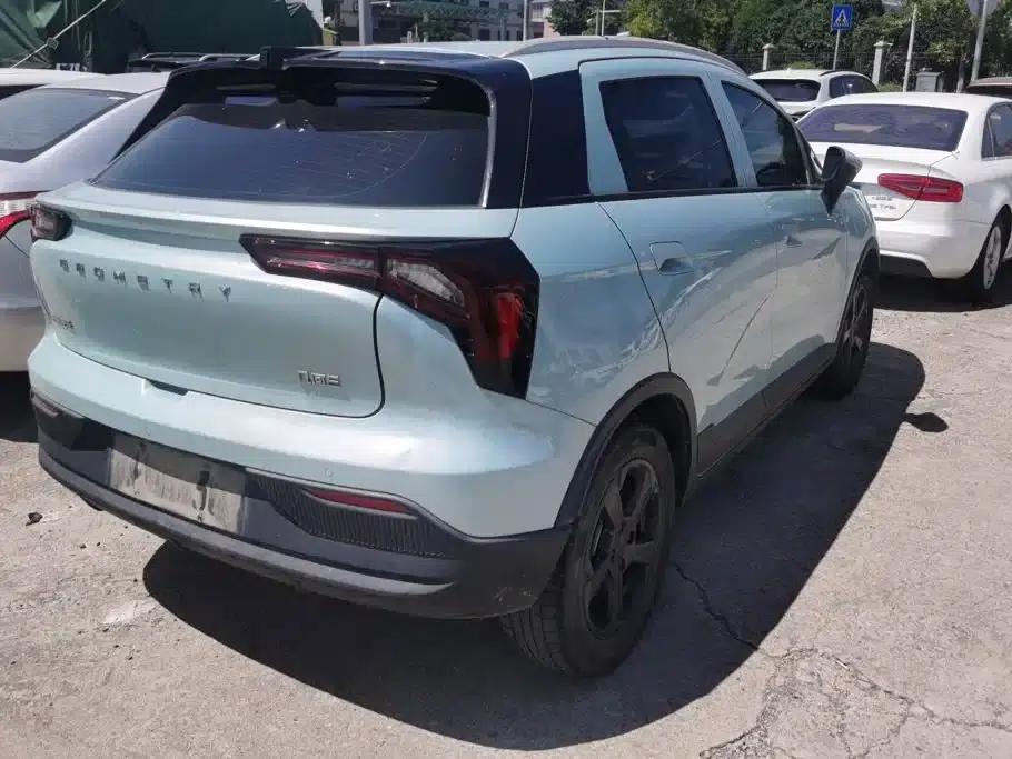 Geely Geometry E Firefly 2022 Model 320KM Cute Tiger 4-Seater — миниатюра 3