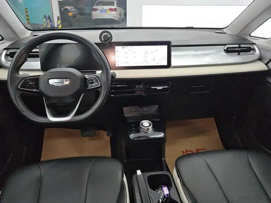Geely Geometry E Firefly 2023 Model 320KM Happy Tiger 5-Seater — миниатюра 12