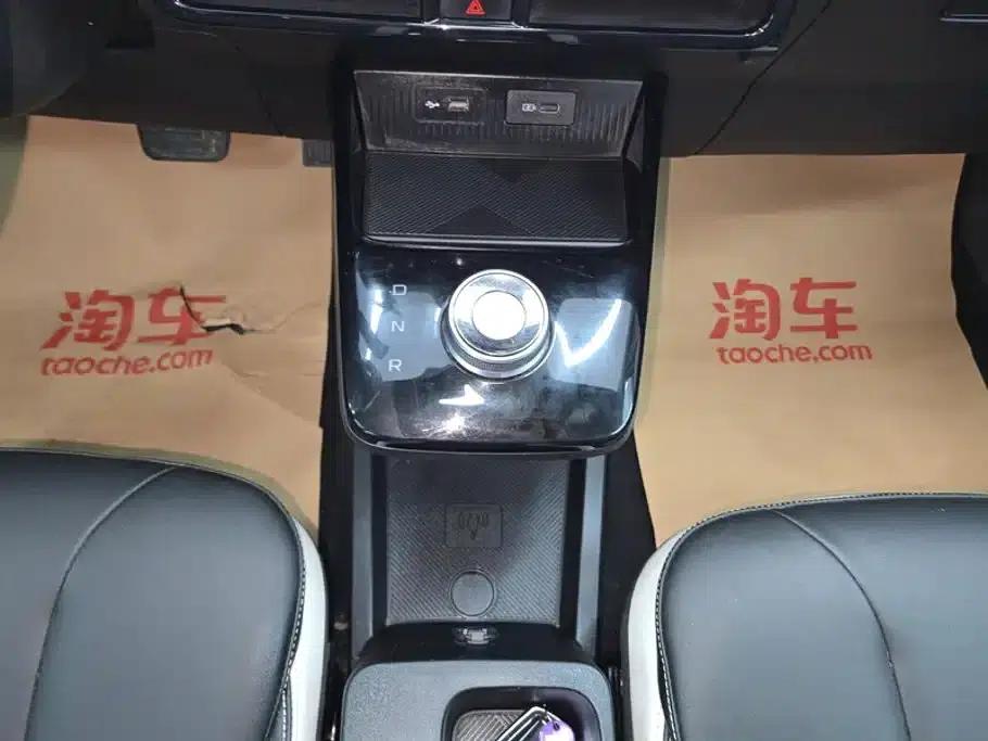 Geely Geometry E Firefly 2023 Model 320KM Happy Tiger 5-Seater — миниатюра 16