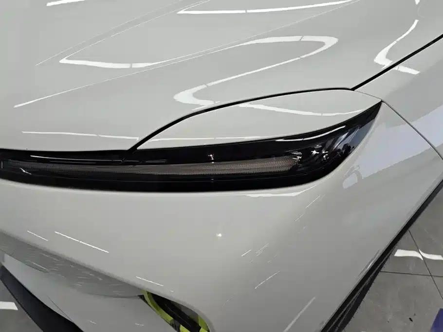 Geely Geometry E Firefly 2023 Model 320KM Happy Tiger 5-Seater — миниатюра 5