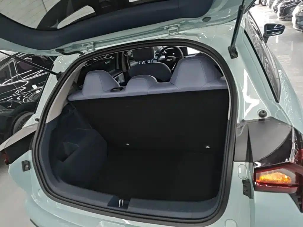 Geely Geometry E Firefly 2023 Model 320KM Cute Tiger 5-Seater — миниатюра 19