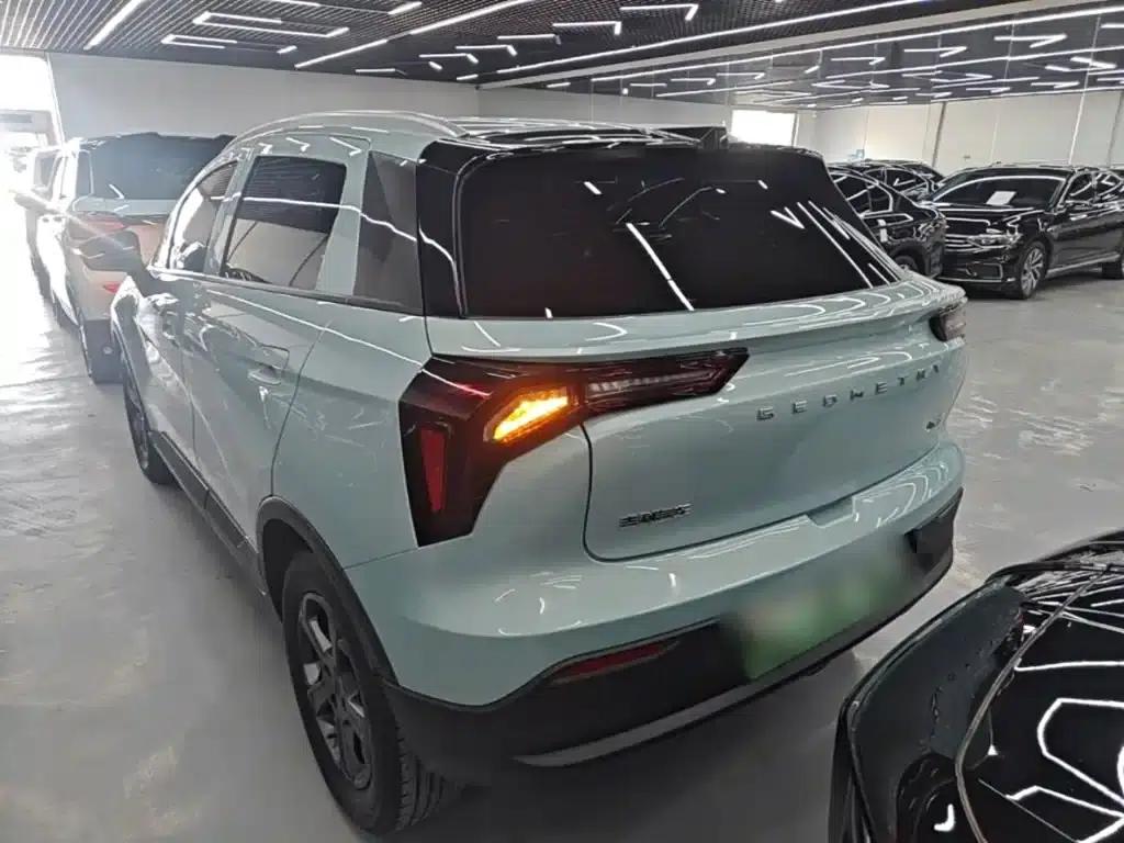 Geely Geometry E Firefly 2023 Model 320KM Cute Tiger 5-Seater — миниатюра 5
