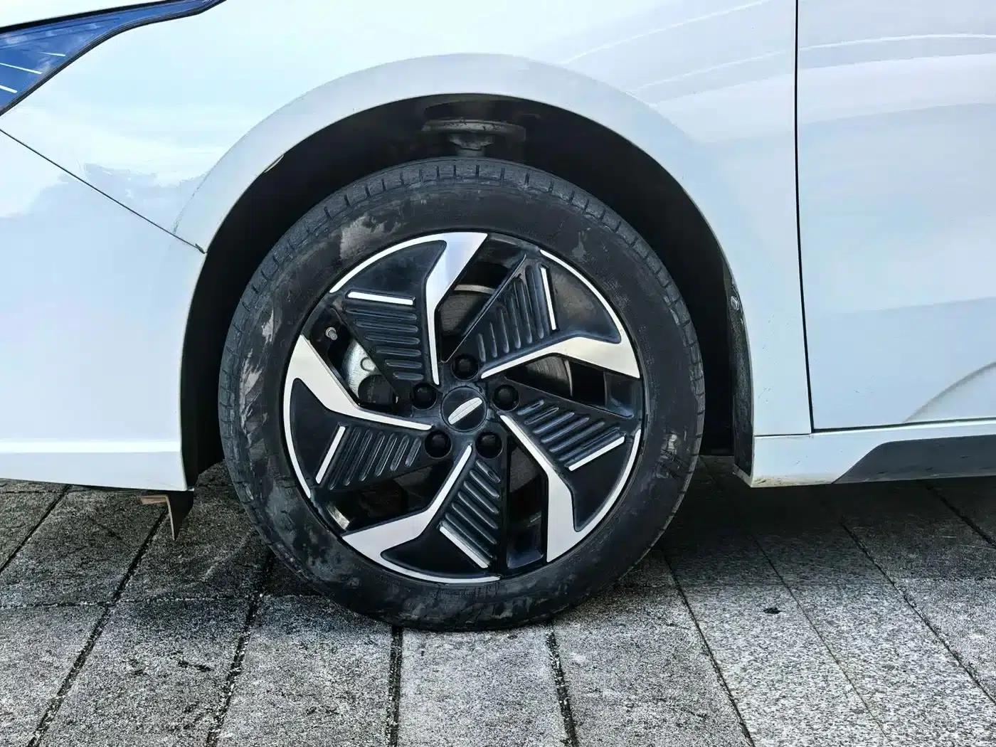 Geely Geometry G6 2024 500KM Premium Edition — миниатюра 6