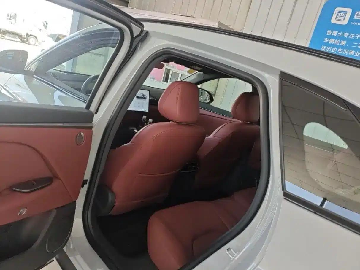 Jihu Alphard T5 2026 Range Extended Edition 1215 Yuanjing Smart Edition — миниатюра 6
