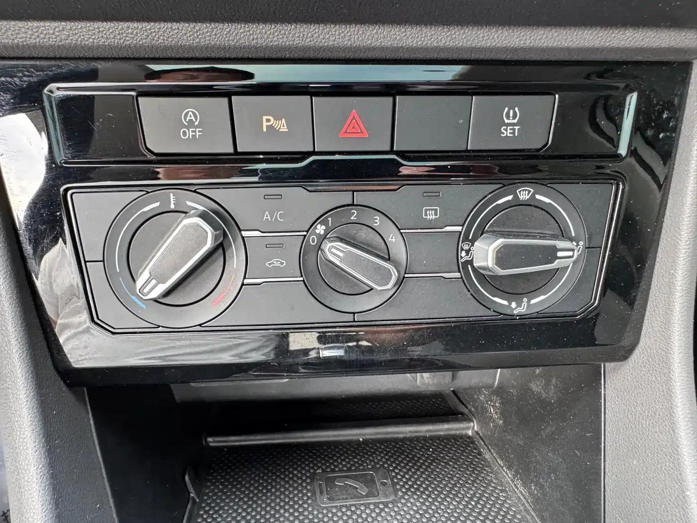 Jetta VS7 2021 1.4T Automatic Entry-Level Edition — миниатюра 16