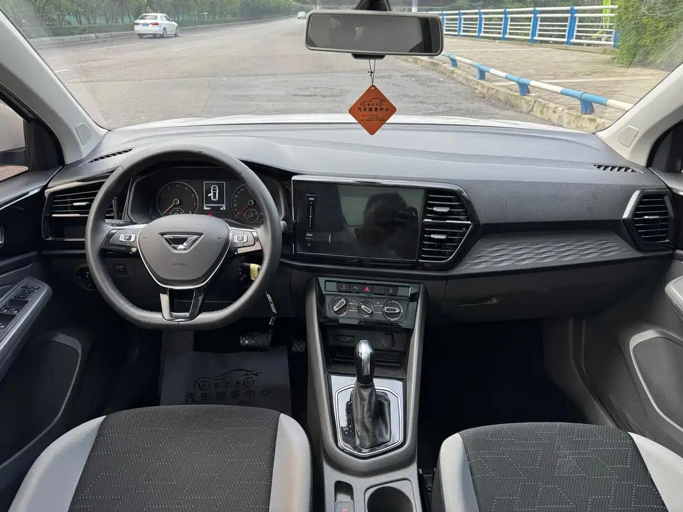 Jetta VS7 2021 1.4T Automatic Entry-Level Edition — миниатюра 6