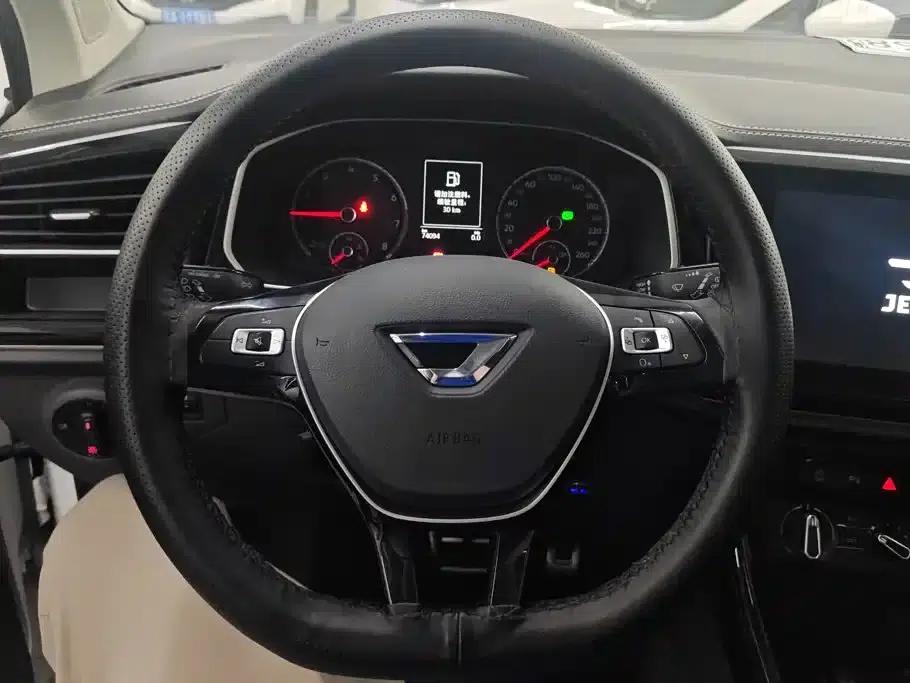 Jetta VS7 2021 30th Anniversary Edition 1.4T Automatic Enjoyment Edition — миниатюра 15
