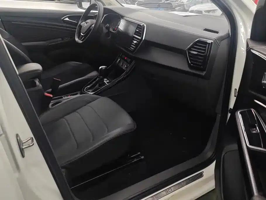 Jetta VS7 2021 30th Anniversary Edition 1.4T Automatic Enjoyment Edition — миниатюра 8