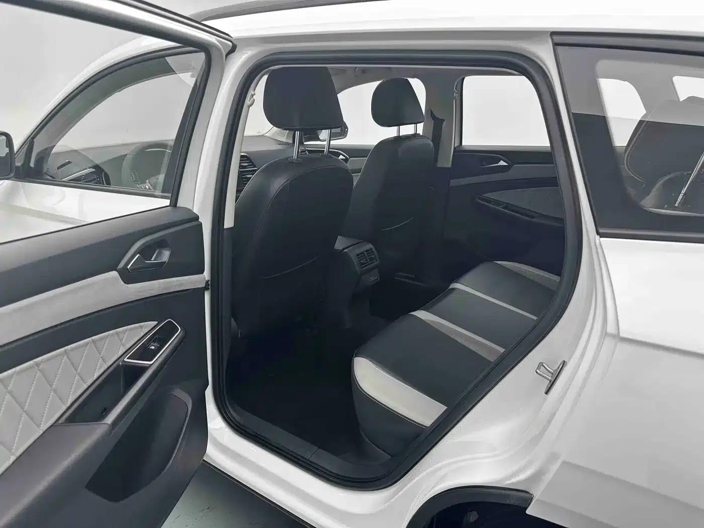 Jetta VS7 2021 Panda Edition 1.4T Automatic Glory Edition — миниатюра 12