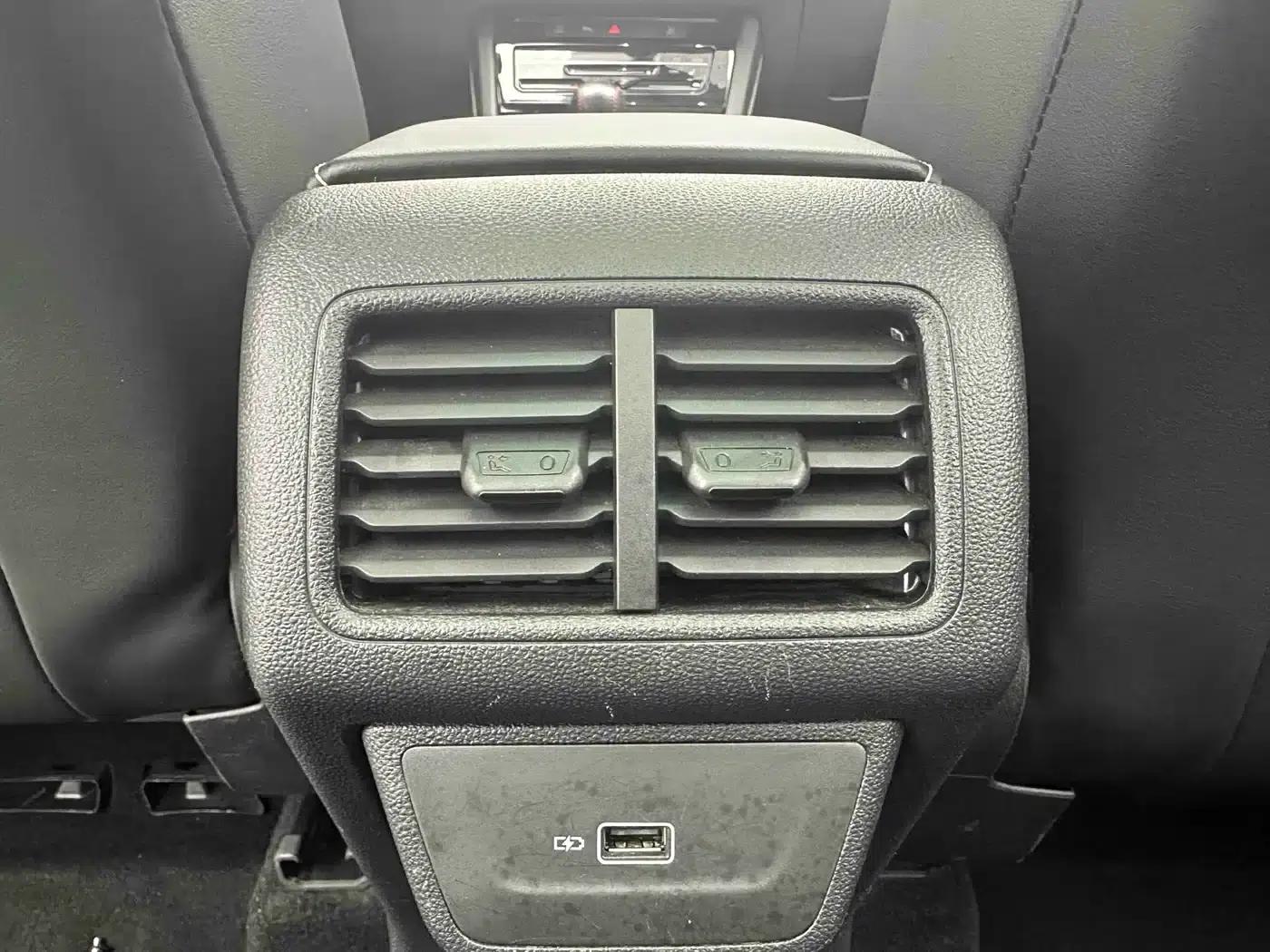 Jetta VS7 2021 Panda Edition 1.4T Automatic Glory Edition — миниатюра 13