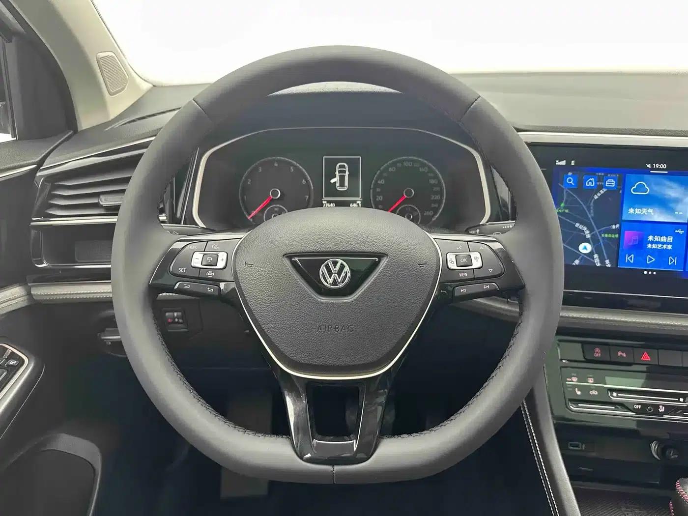 Jetta VS7 2021 Panda Edition 1.4T Automatic Glory Edition — миниатюра 17